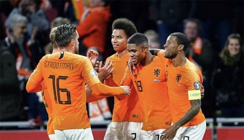 依旧稳稳保 依旧稳稳保