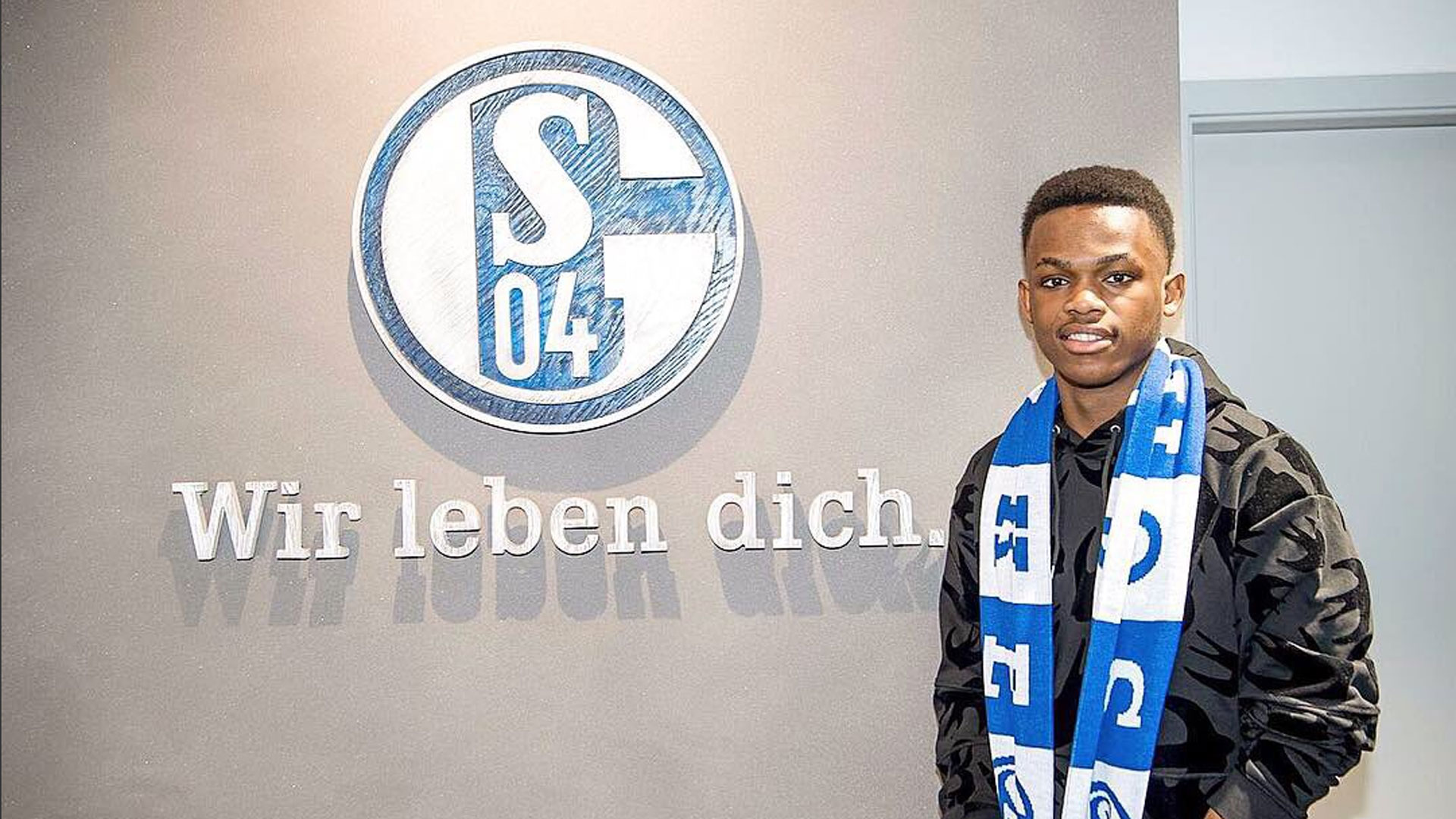 这包括采购 这包括采购